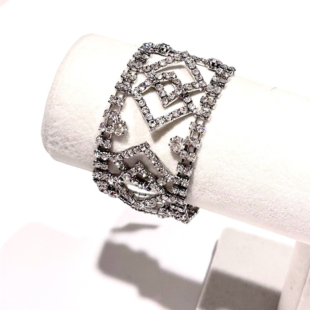 🌟 LAST ONE! 🌟 | CACHE Fancy Silver Wide CZ Delicate Party Bracelet | NWT $78 - Picture 4 of 16